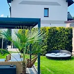 Deluxe Dom Z Sauna I Jacuzzi W Otoczeniu Gor, Lasu I Jeziora Villa *